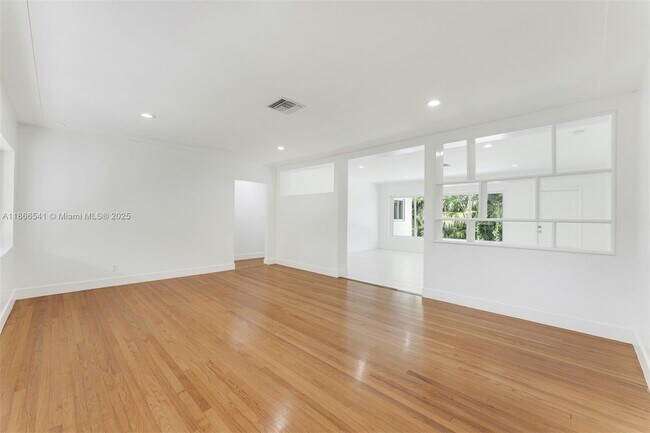 Foto del edificio - 4724 Orduna Dr