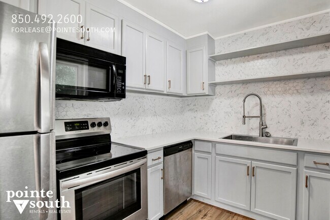 Foto del edificio - 51 Adkinson Dr