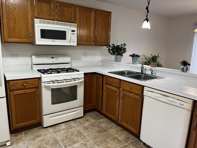 Building Photo - 2117 Orchard Ln