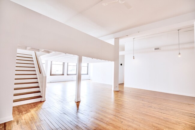 Foto del edificio - 1278 N Milwaukee Ave