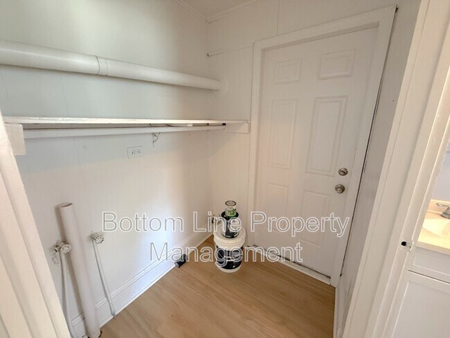 Foto del edificio - 1912 Gum St