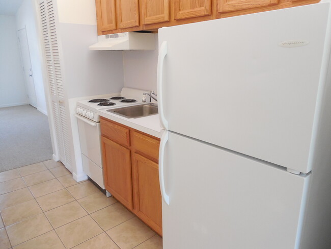Kitchen - 4630 SE Summerland Plz