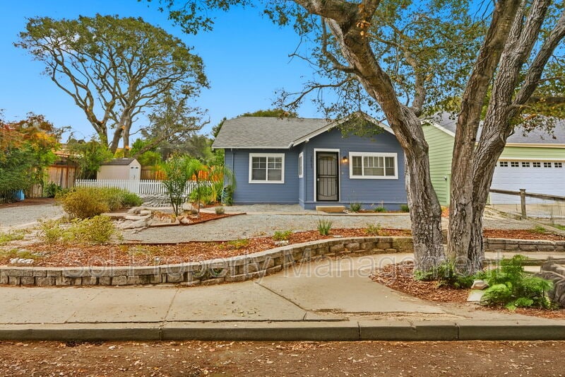 Foto principal - 2625 Howe St