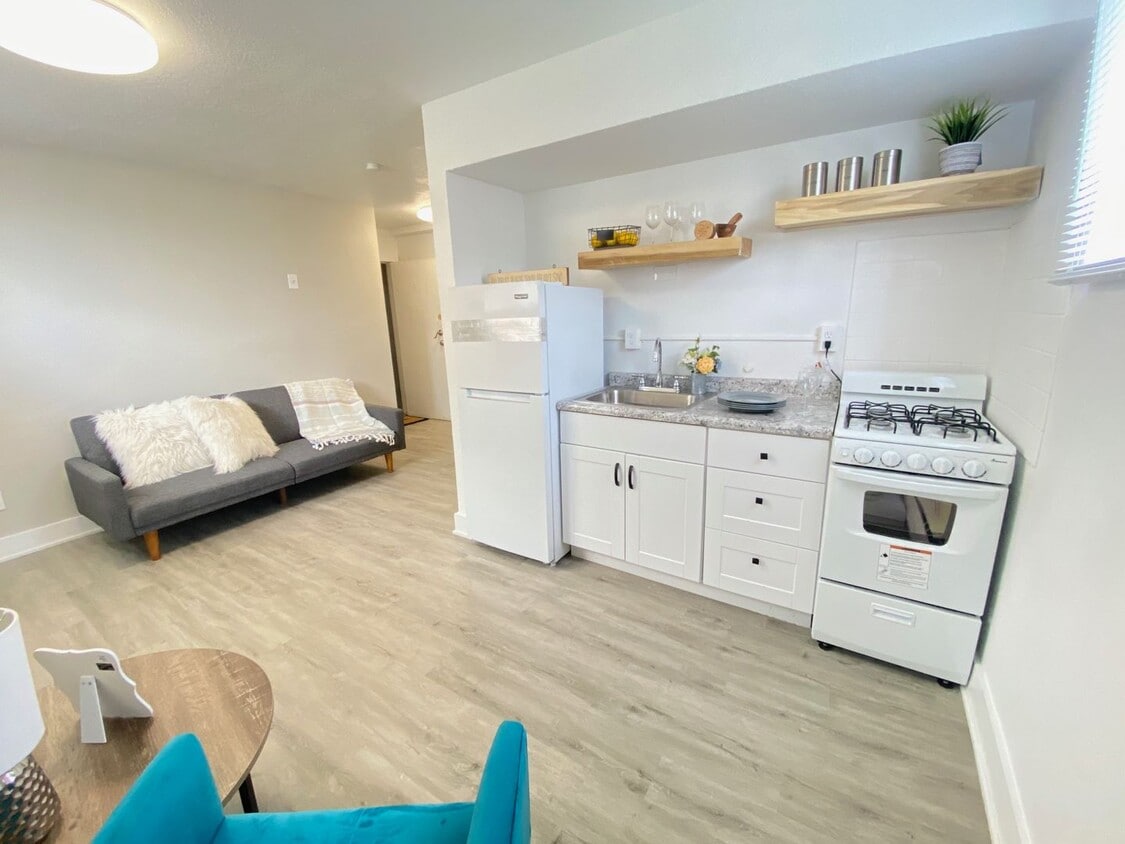 Primary Photo - Highland Park Apartments | Studio