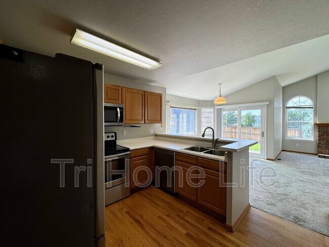 Building Photo - 15921 Bluebonnet Dr