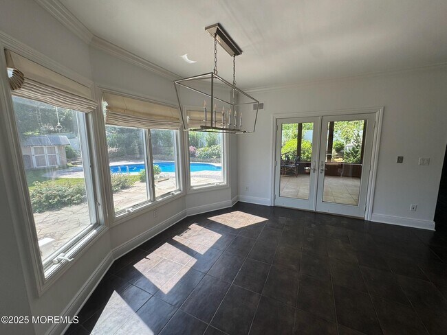 Foto del edificio - 244 Van Kirk Ave