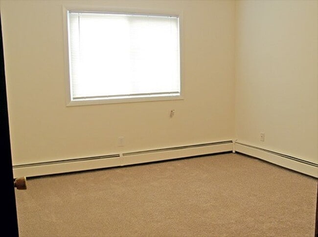 Interior Photo - 1210-1220 Cambridge St. (Hopkins)