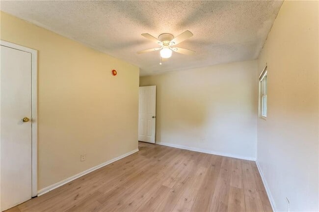 Building Photo - 8399 Attleboro Dr
