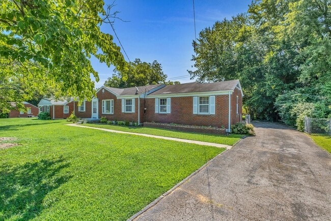 Building Photo - 410 Lorna Dr