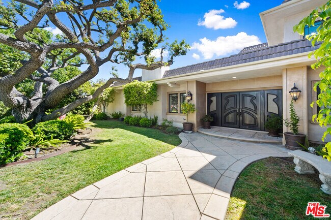 Foto del edificio - 3730 Westfall Dr
