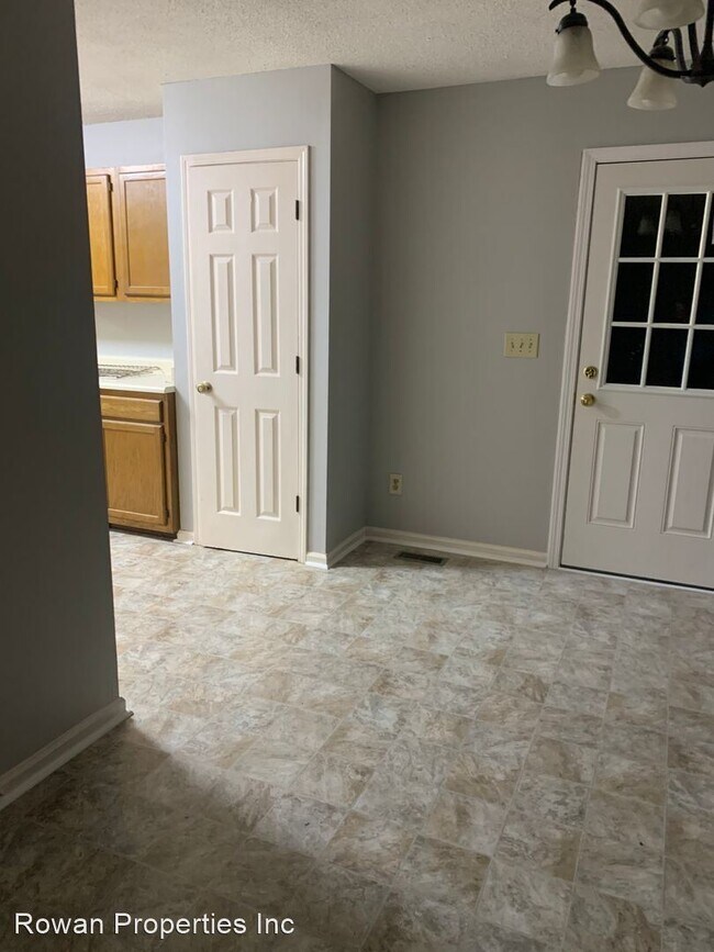 Foto del edificio - 3 br, 2 bath House - 704 Mooresville Road
