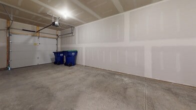 Building Photo - 205 Short St