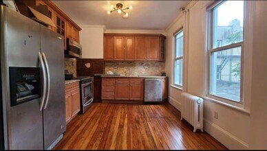 Building Photo - 476 Gregory Ave