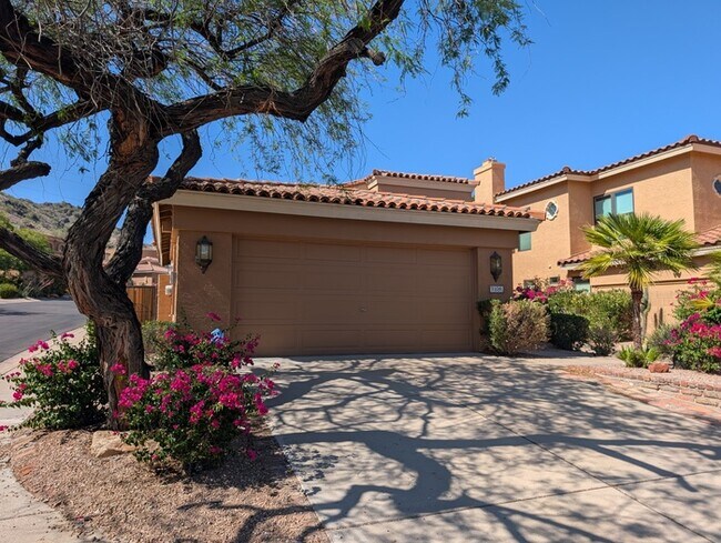Foto del edificio - Pointe Tapatio 3br with garage