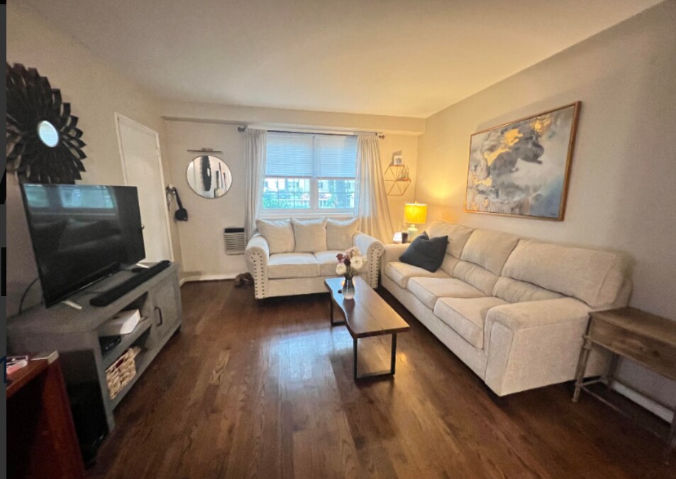 Lots of natural light - 201 N Trenton St