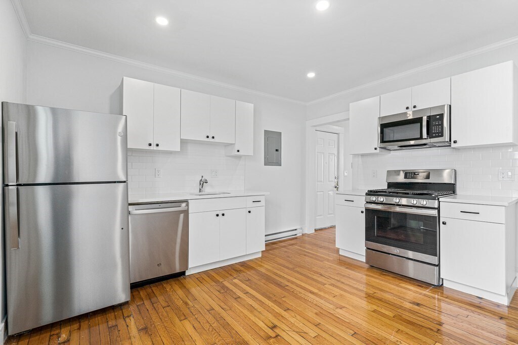 Primary Photo - 303 Hancock St