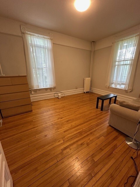 Building Photo - 455 Besserer St