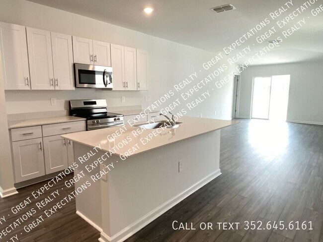 Building Photo - 4637 SW 84th St Rd