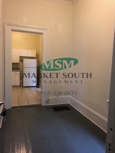 Foto principal - 308 E Waldburg St