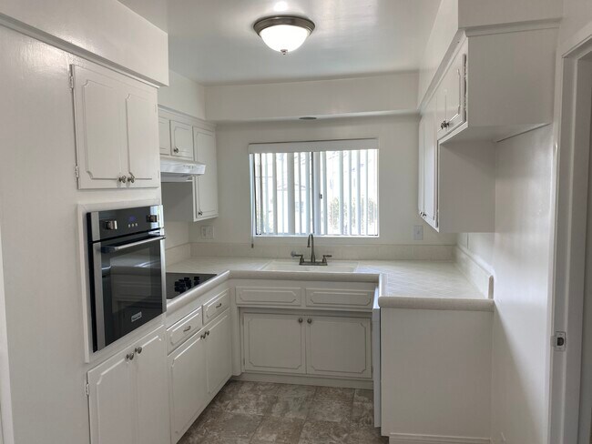 Foto del edificio - 637 Fairview Ave