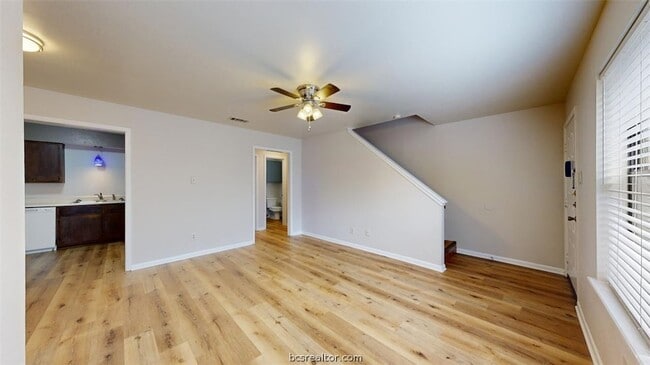 Building Photo - 2807 Longmire Dr