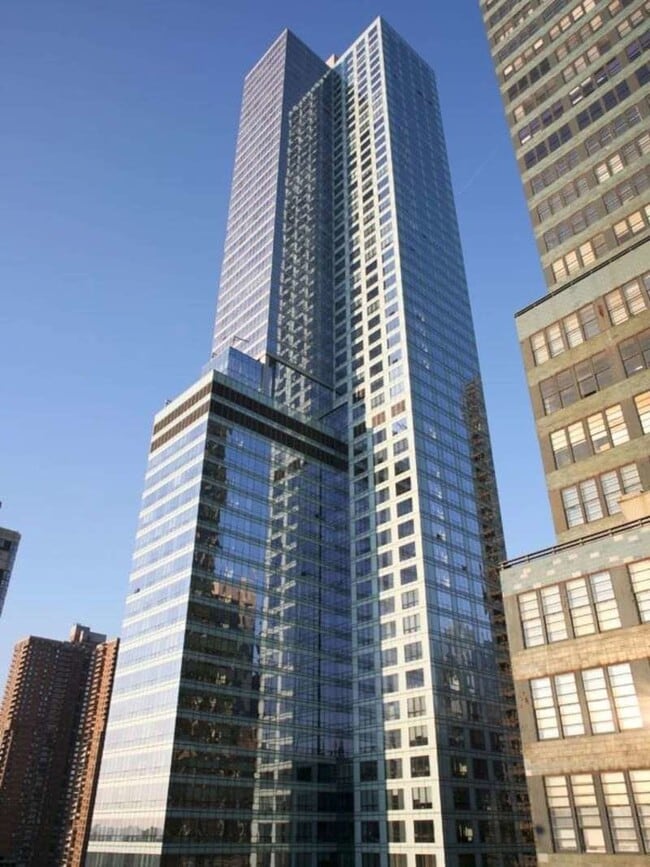 Building Photo - 350 W 42nd St