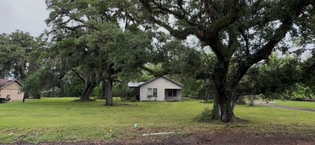 Foto del edificio - 1501 S Columbia Dr