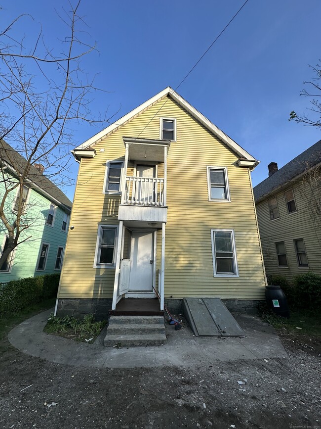 Building Photo - 1036 Maplewood Ave
