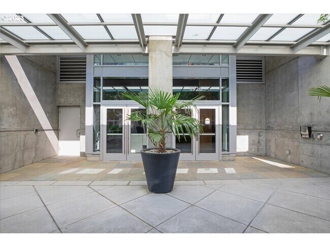 Foto del edificio - 1926 W Burnside St