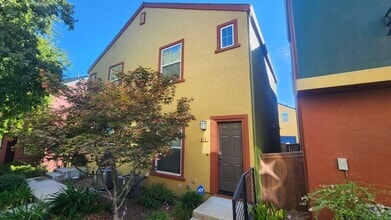 Building Photo - 840 Bronze Ln