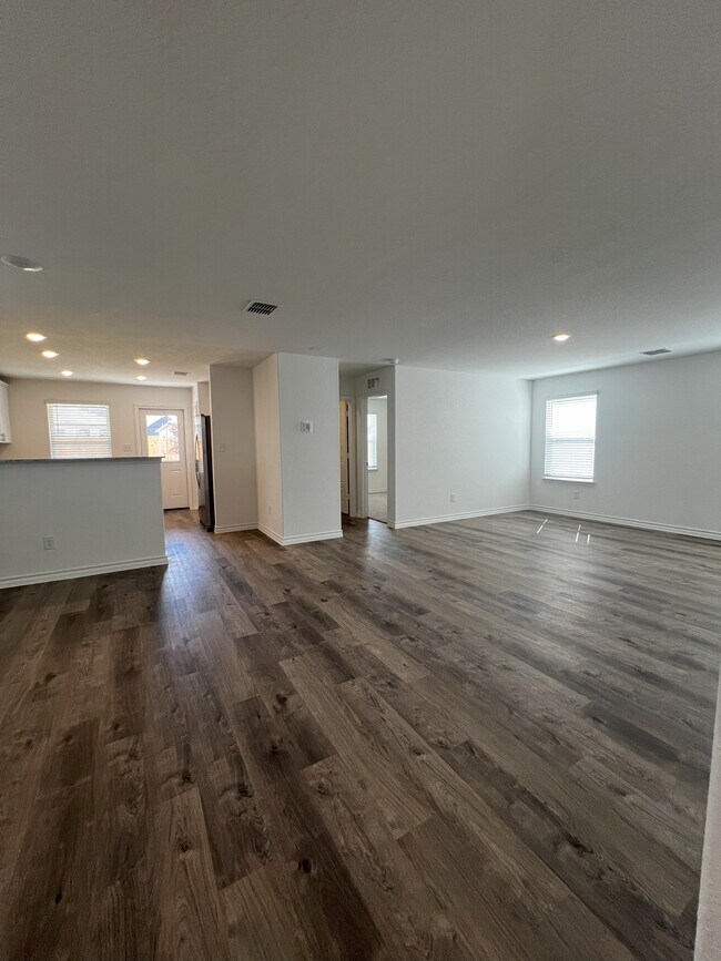 Foto del edificio - 4037 Lily Glade Ln