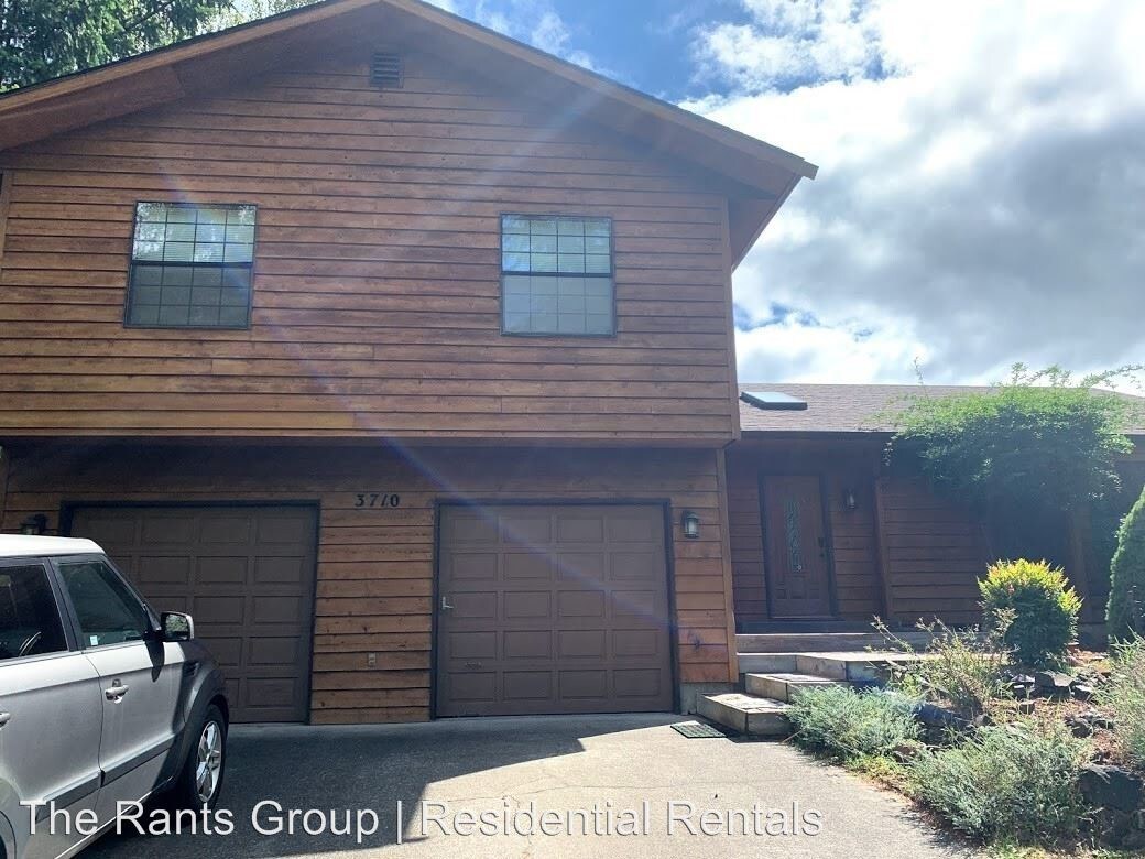 Primary Photo - 3710 Goldcrest Heights NW
