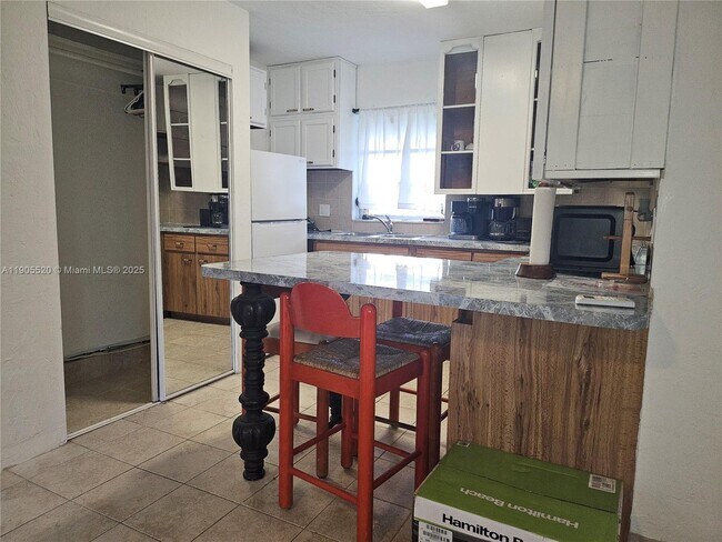 Foto del edificio - 305 SE 12th Ave