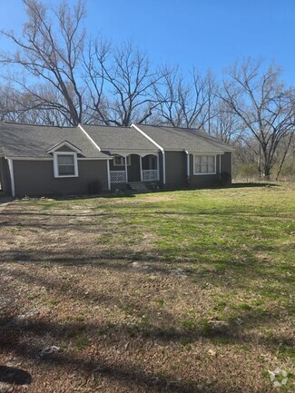 Building Photo - 4805 Covington Pike