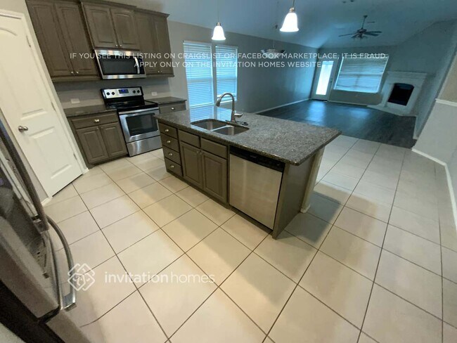 Foto del edificio - 2533 Weatherford Heights Dr
