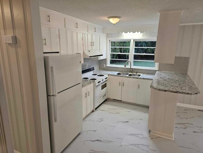 Foto del edificio - 215 W Coleman Ave