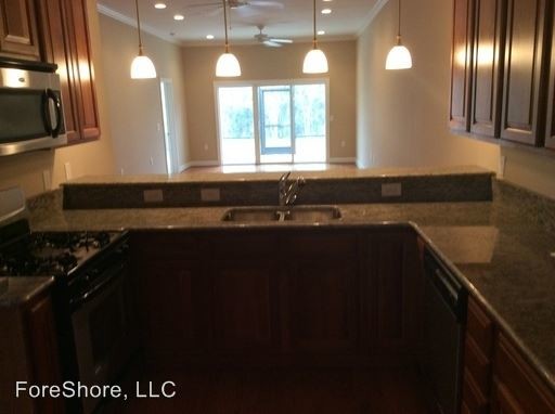 Building Photo - 3 br, 2.5 bath House - 35 Augustine Rd