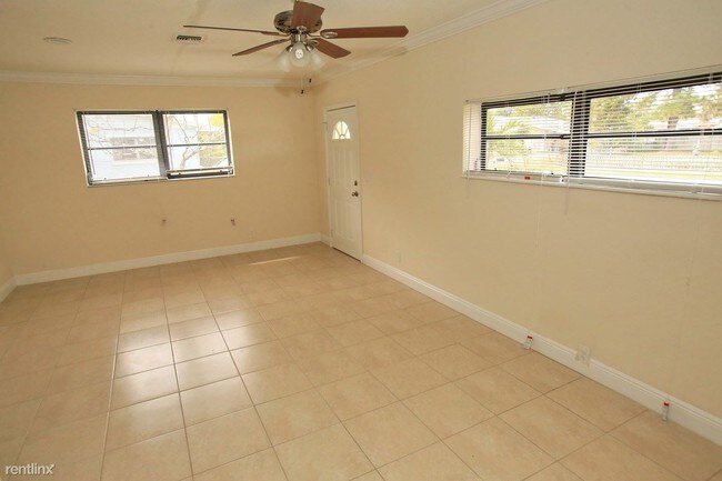Building Photo - 4 br, 2 bath House - 1010 S 14th Street