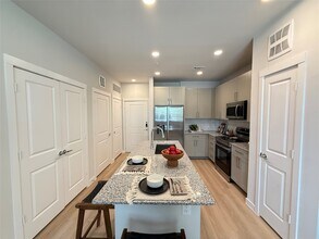 Building Photo - 1610 Campbell Rd