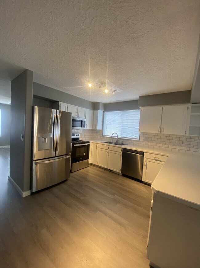 Building Photo - 1270 Marstone Ct SE