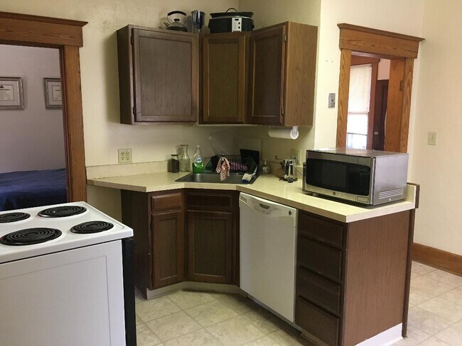 Foto del edificio - 208 Avondale Ave