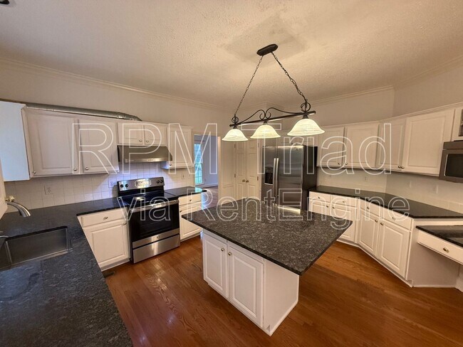 Foto del edificio - 4210 Shoal Creek Dr