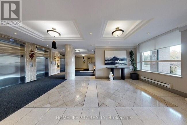 Building Photo - 330 McCowan Rd