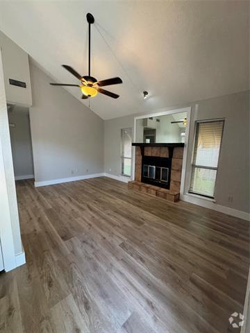 Building Photo - 420 S Las Vegas Trail