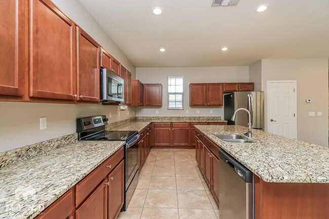 Building Photo - 4079 E Devon Dr