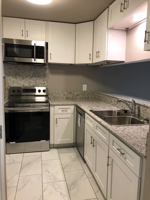 Kitchen - 15652 Riverdale Ave E Townhome