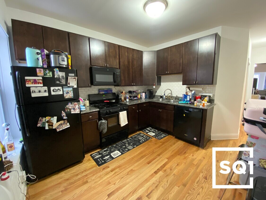 1436 W Winnemac Ave Unit 1, Chicago, IL 60640 Apartments in Chicago