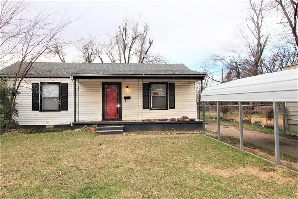 Primary Photo - 704 N Redbud Dr
