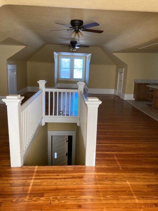 Building Photo - 5010 Bienville St