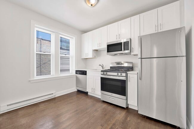 Building Photo - 4406 W Altgeld St